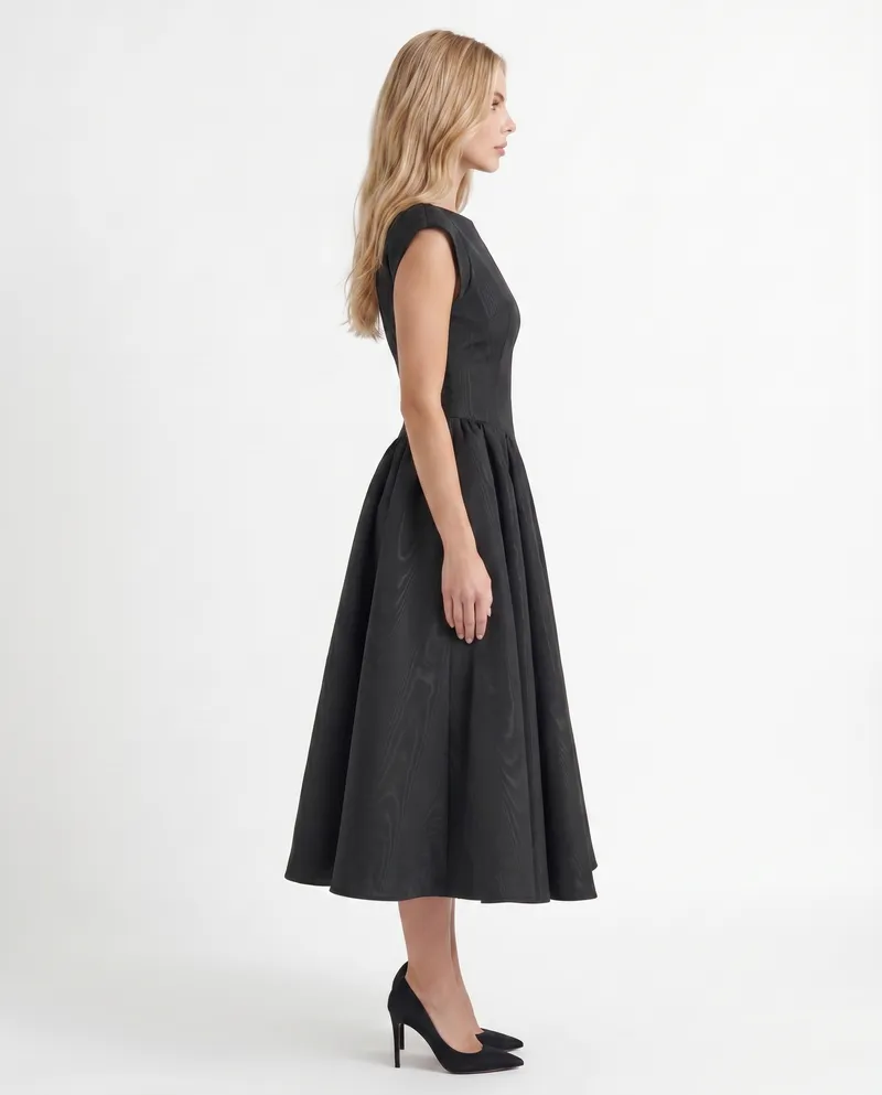 Anna Flare Midi Dress - Black